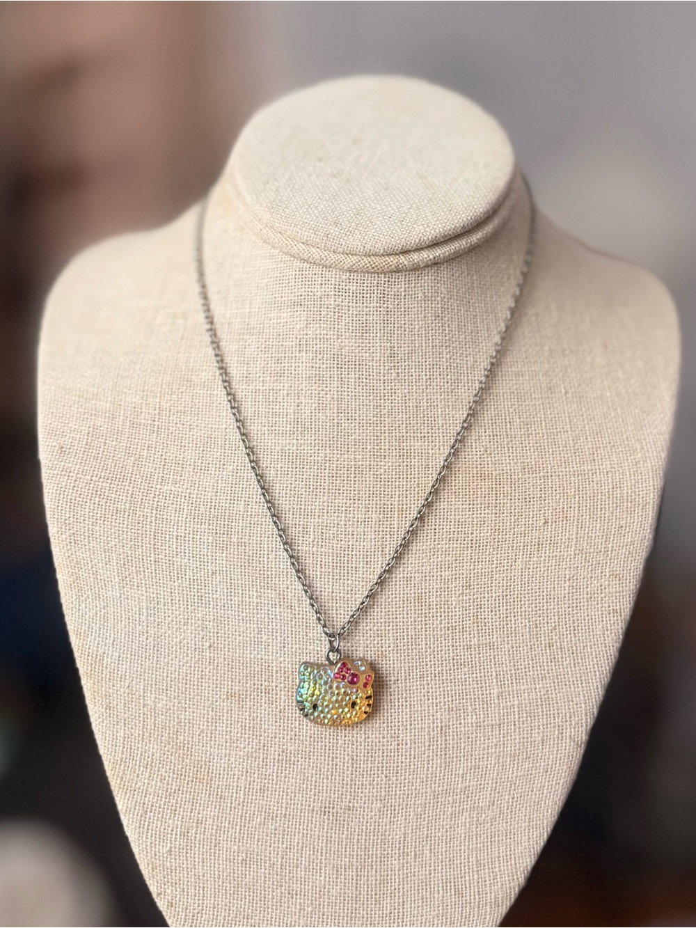 ✔Vintage Sanrio Hello Kitty Iridescent Crystal Necklace
